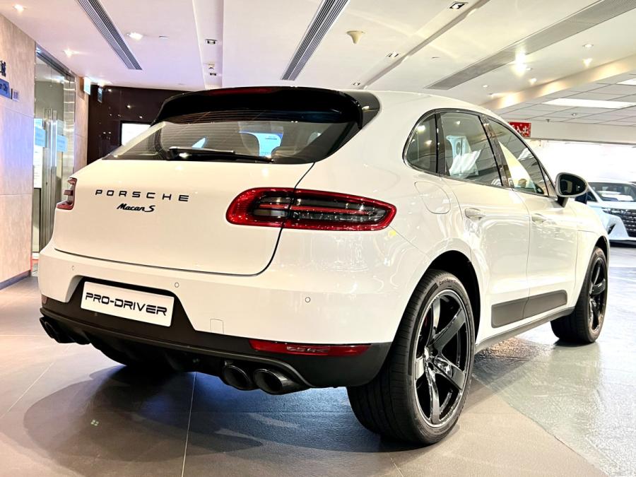 MACAN S - Image 2